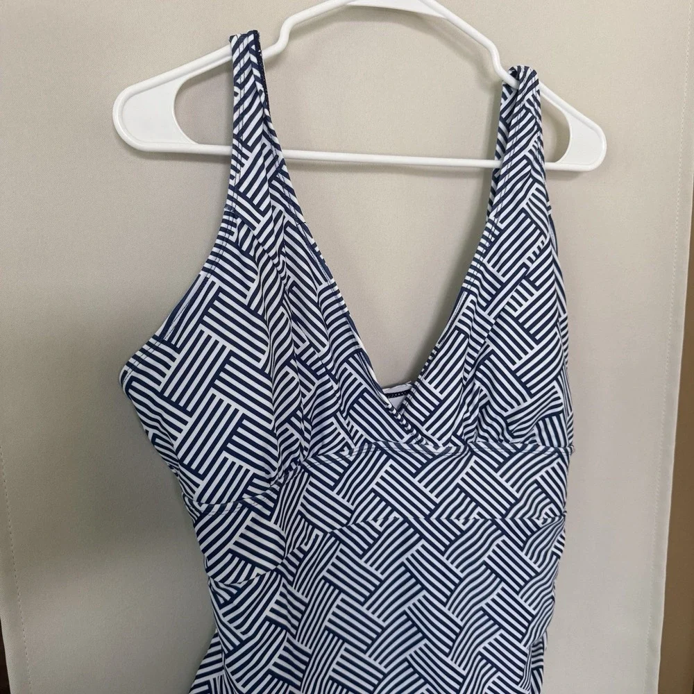 Carolina's Saltwater Womens 16 Navy Blue White Geometric One Piece Swimsuit Pool